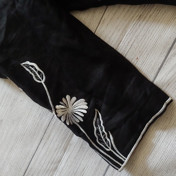 ANNE CARSON PETITE EMBROIDERED LINEN JACKET TOP - Picture 2 of 7